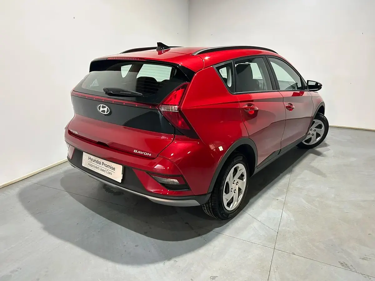 Usado Hyundai Bayon 80 CV (58 kW) 2025 Rojo SUV