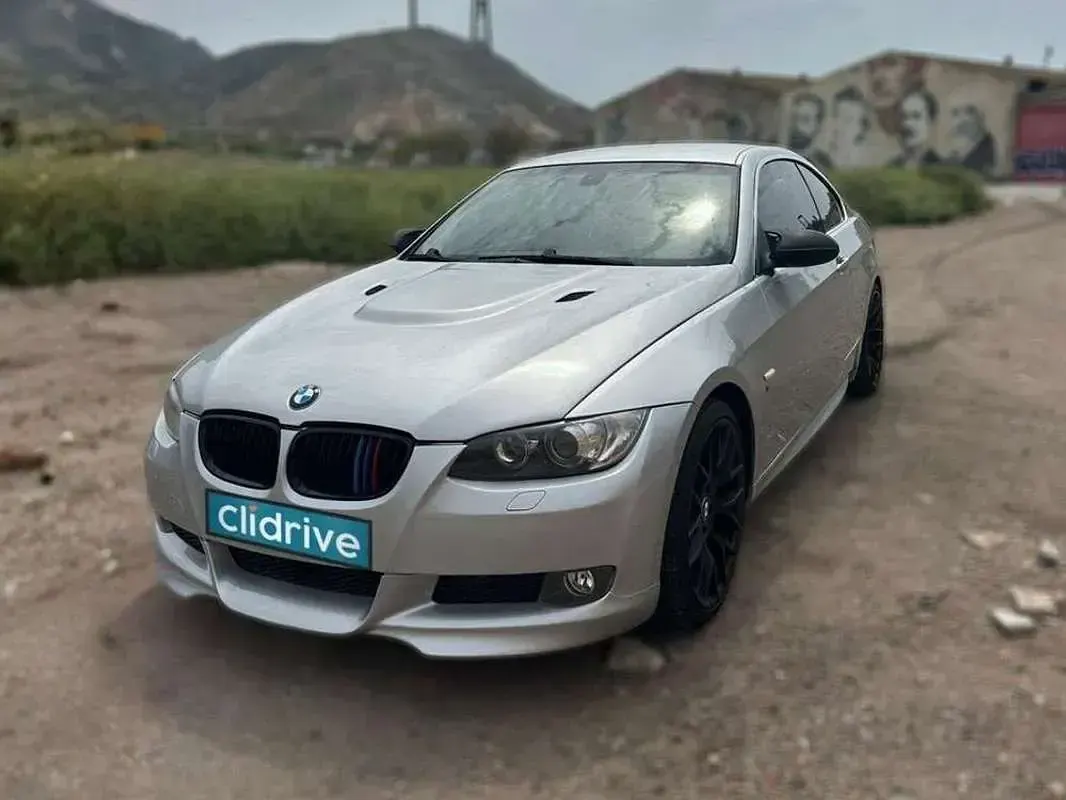 Usado BMW 325 218 CV (160 kW) 2008 Gris Berlina