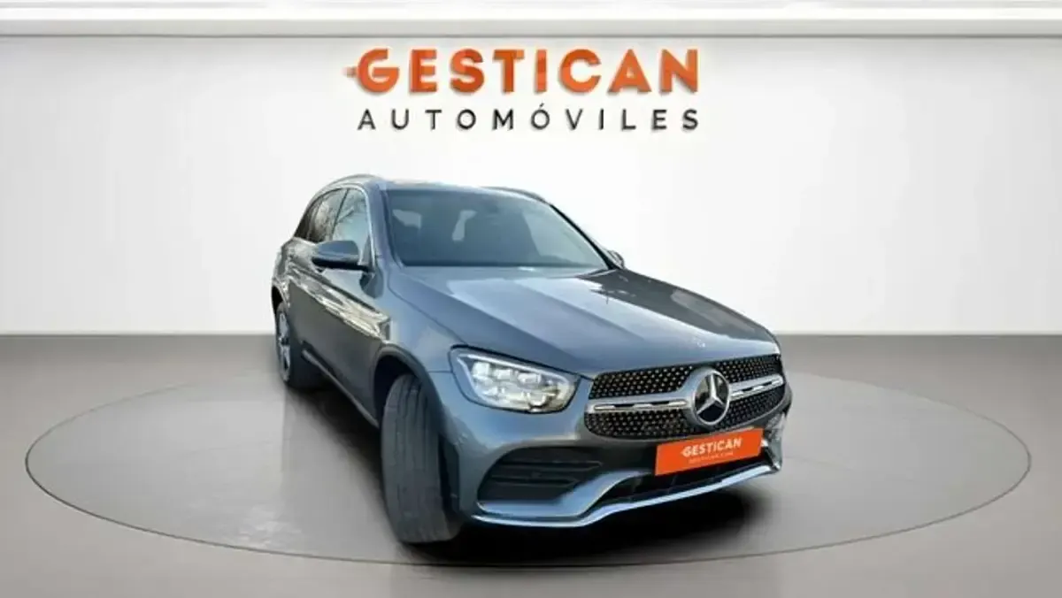 Usado Mercedes GLC350 320 CV (235 kW) 2022 Plateado SUV