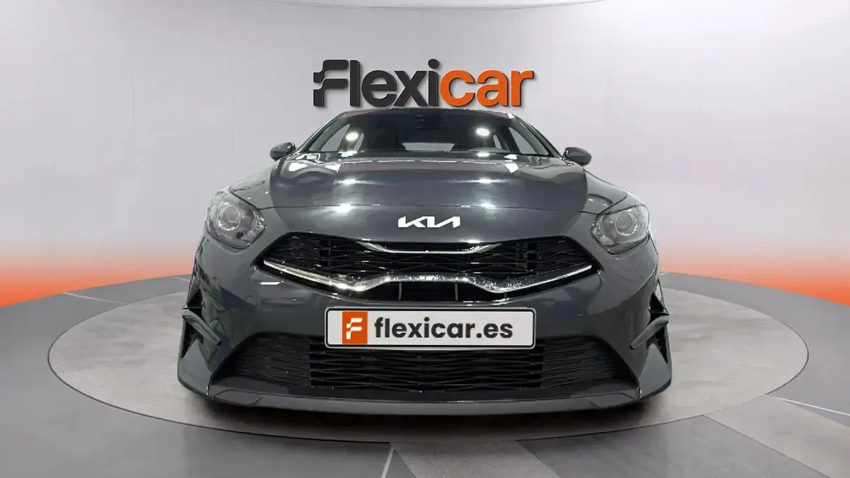 Usado Kia Ceed 136 CV (100 kW) 2023 Blanco Utilitario