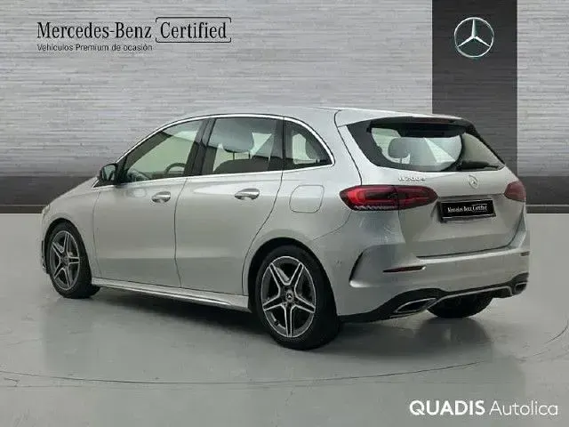 Usado Mercedes B200 150 CV (110 kW) 2021 Plata iridio Utilitario