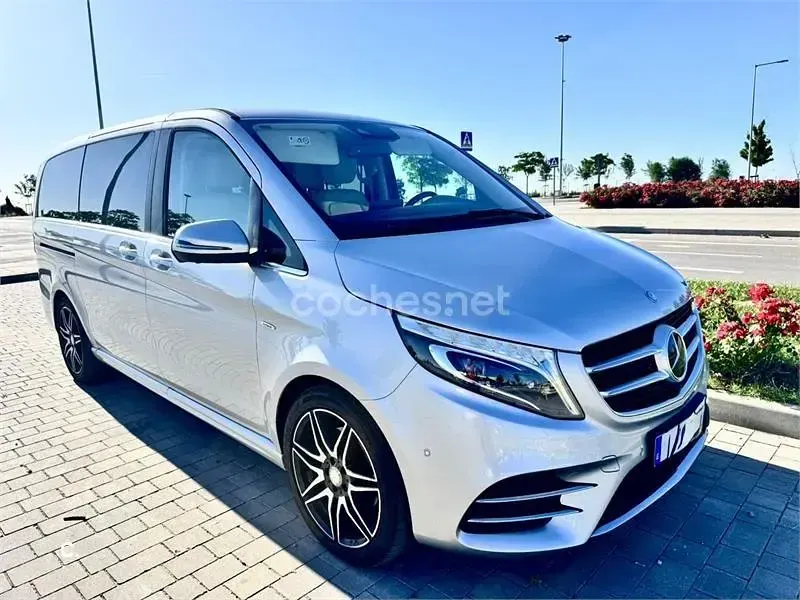 Usado Mercedes V250 Avantgarde 204 CV (150 kW) 2017 Gris / plata Monovolumen