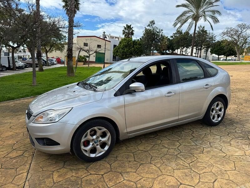 Usado Ford Focus Titanium 90 CV (66 kW) 2008 Gris / plata Berlina