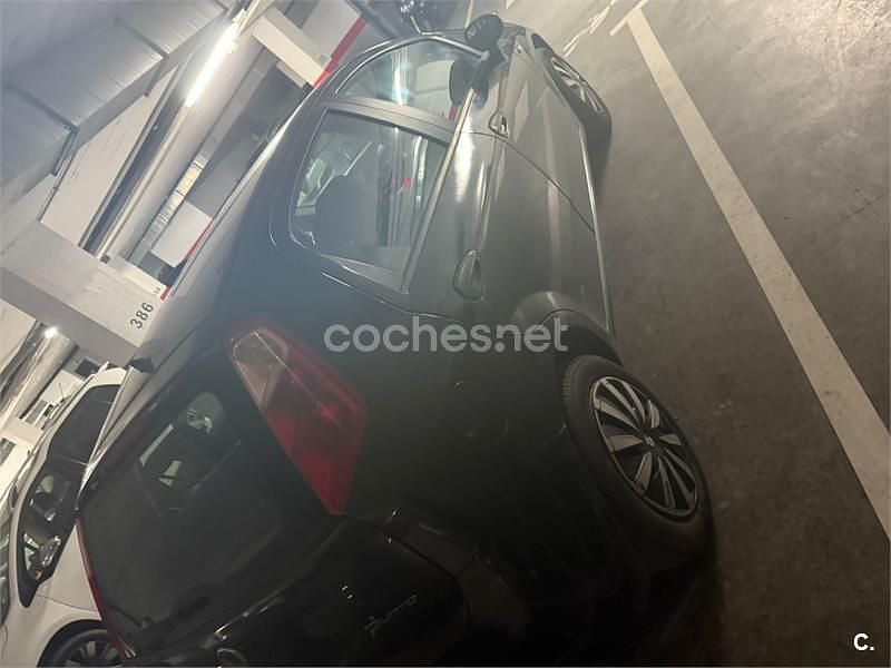 Usado Fiat Grande Punto 90 CV (66 kW) 2006 Negro Utilitario