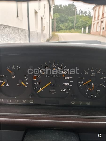 Beige Usado 1986 Mercedes 190 Berlina | 7500 € - Imagen 1/4