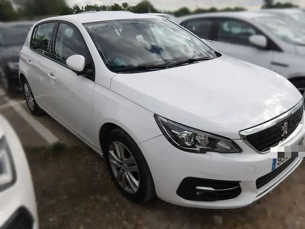 Usado Peugeot 308 Active 131 CV (96 kW) 2021 Blanco Utilitario