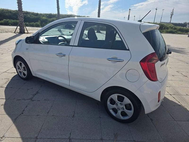 Usado Kia Picanto Urban 69 CV (50 kW) 2014 Blanco Utilitario