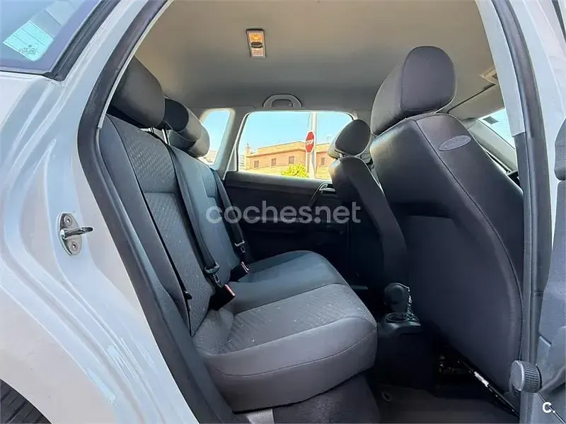 Usado VW Polo Advance 75 CV (55 kW) 2005 Blanco Utilitario