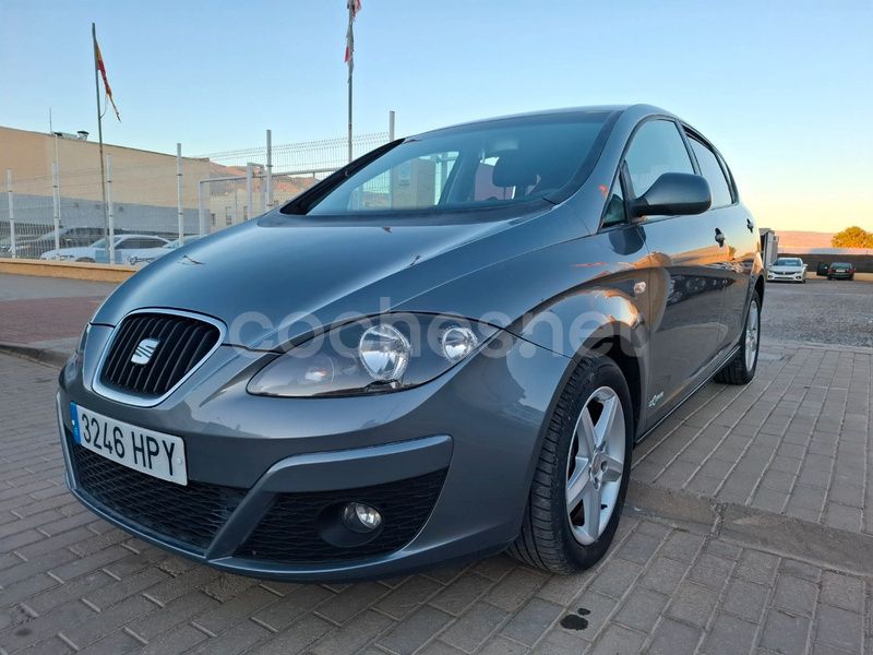 Gris / plata Usado 2013 Seat Altea Reference Monovolumen | 5799 € (Precio justo) - Imagen 1/4