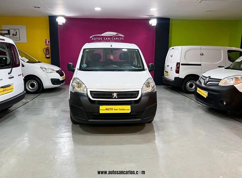 Usado Peugeot Partner Tepee Access 75 CV (55 kW) 2018 Blanco Monovolumen