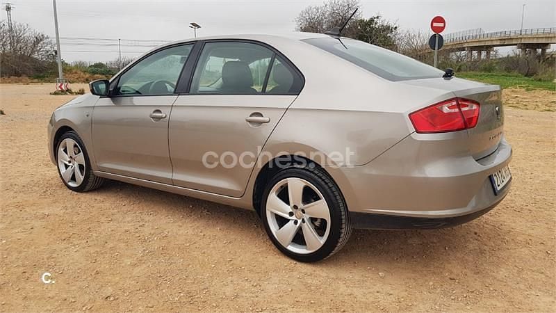 Usado Seat Toledo Style 105 CV (77 kW) 2013 Blanco Utilitario