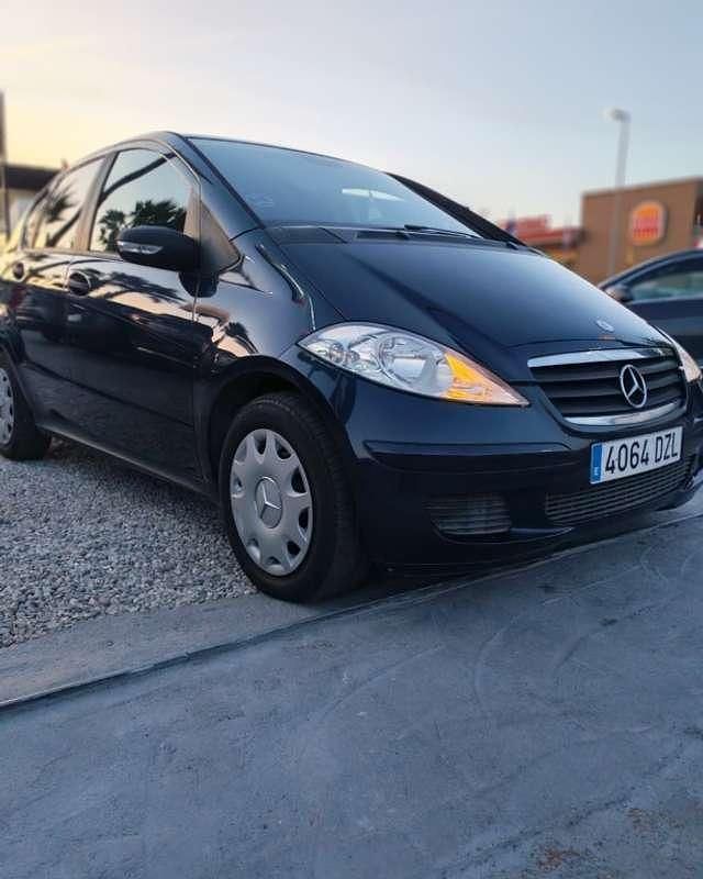 Usado Mercedes A160 82 CV (60 kW) 2006 Azul Utilitario