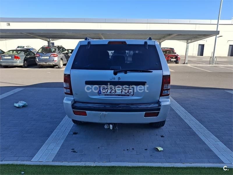 Usado Jeep Grand Cherokee Laredo 218 CV (160 kW) 2006 Gris / plata SUV