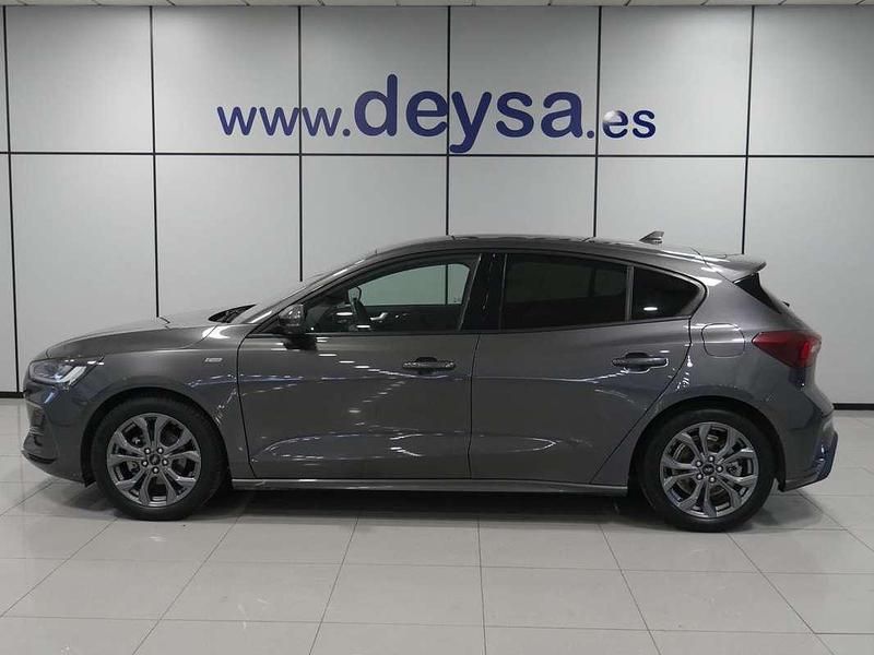 Usado Ford Focus ST-Line 155 CV (114 kW) 2023 Gris Utilitario