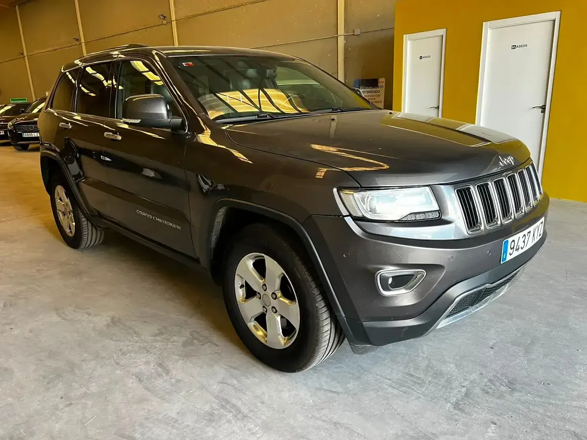 Usado Jeep Grand Cherokee Limited 250 CV (183 kW) 2014 Gris / plata SUV