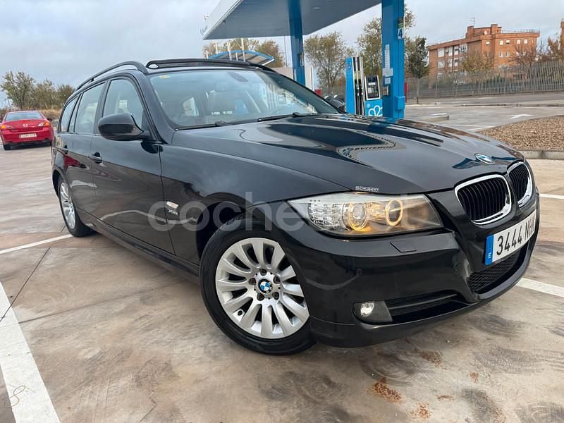 Negro Usado 2009 BMW 320 Familiar | 7000 € (Buen precio) - Imagen 1/4