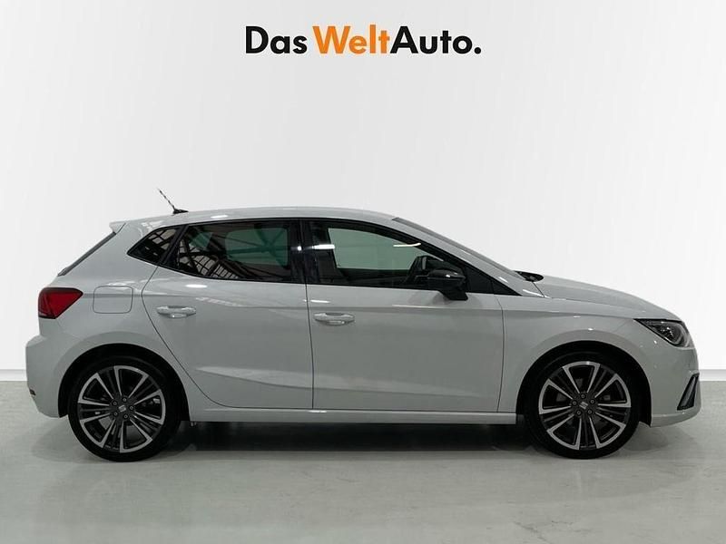 Usado Seat Ibiza FR 150 CV (110 kW) 2024 Blanco Utilitario