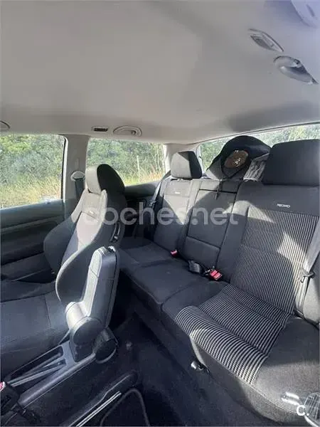 Usado VW Golf IV GTI 150 CV (110 kW) 2000 Gris / plata Berlina