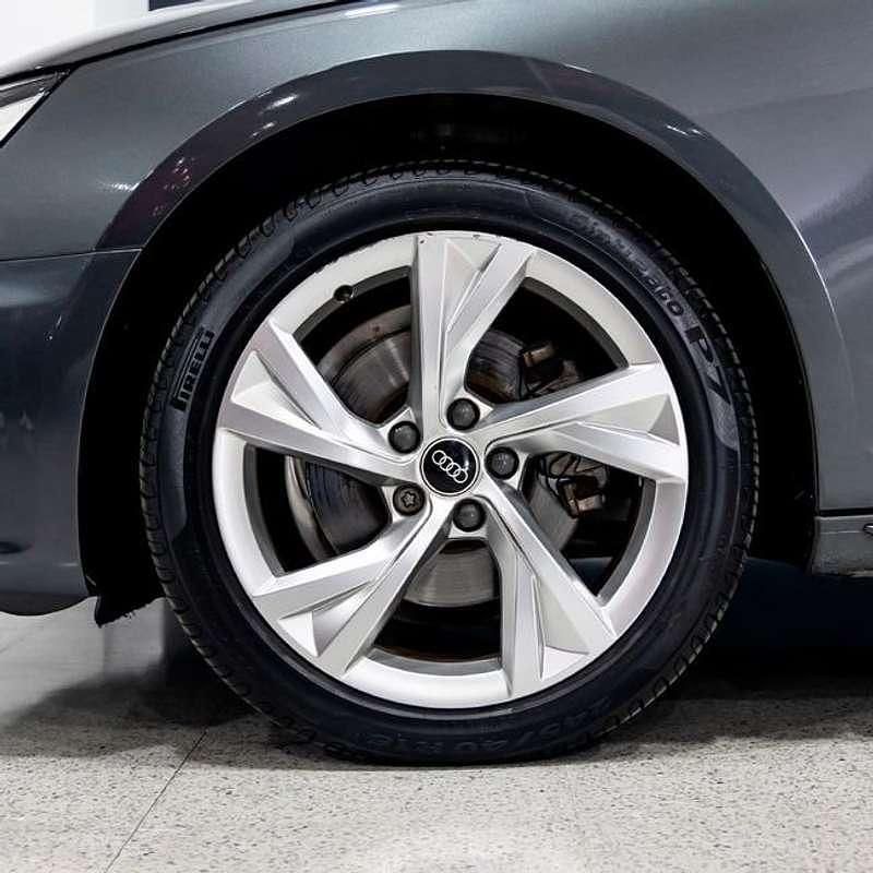 Usado Audi A4 S-Line 163 CV (119 kW) 2021 Plateado Berlina