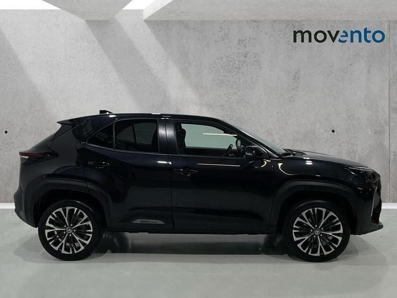 Usado Toyota Yaris Hybrid Style 116 CV (85 kW) 2023 Negro Recogida