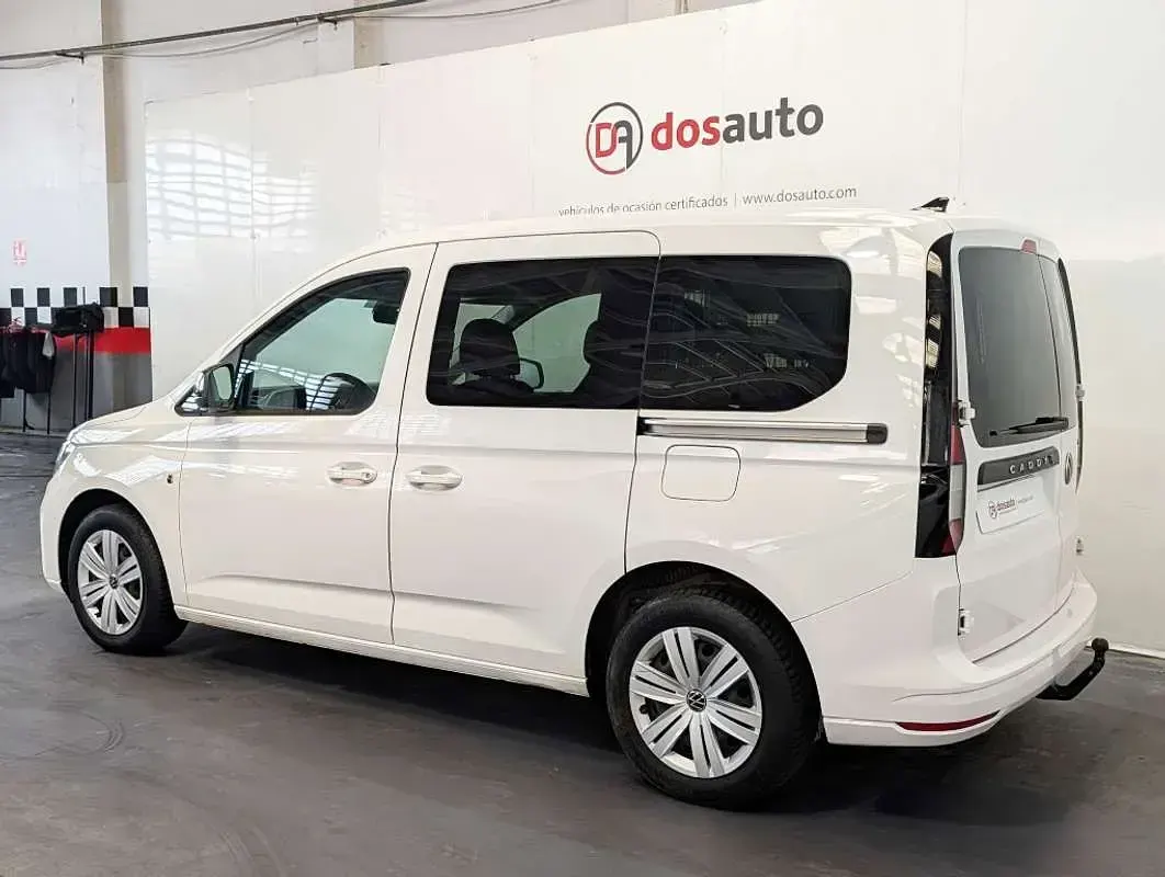Usado VW Caddy 122 CV (89 kW) 2023 Blanco Monovolumen