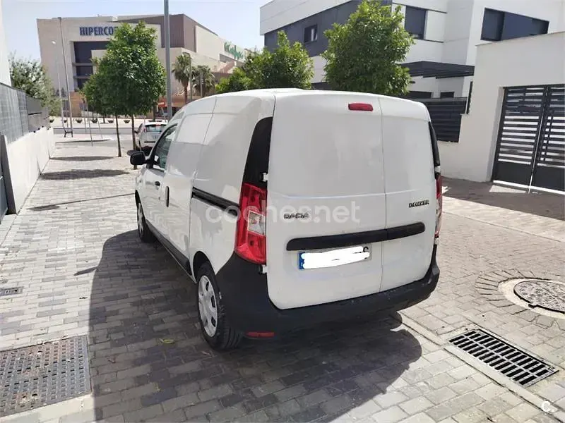 Usado Dacia Dokker 95 CV (69 kW) 2020 Blanco Monovolumen