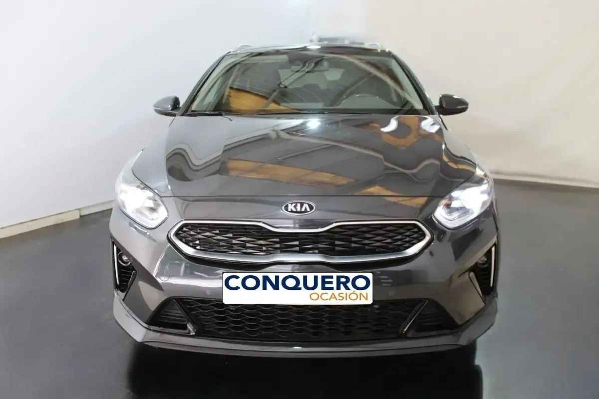 Usado Kia Ceed 141 CV (103 kW) 2021 Gris / plata Utilitario