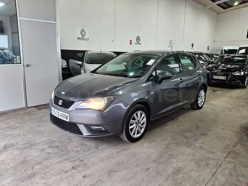 Usado Seat Ibiza Style 105 CV (77 kW) 2014 Gris / plata Berlina