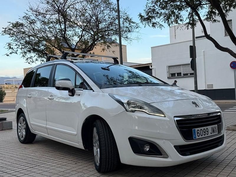 Usado Peugeot 5008 Style 120 CV (88 kW) 2016 Blanco Monovolumen
