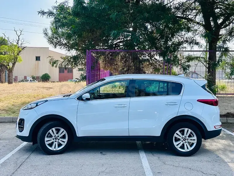 Usado Kia Sportage 132 CV (97 kW) 2019 Blanco SUV