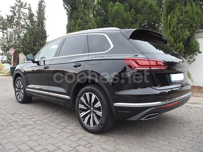 Usado VW Touareg 381 CV (280 kW) 2021 Negro SUV
