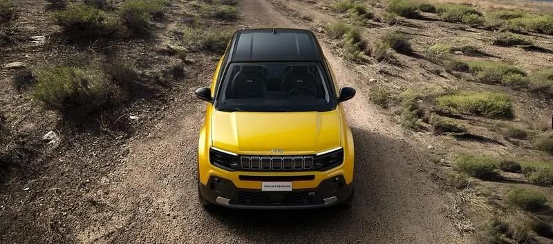 Usado Jeep Avenger Summit 100 HP (73 kW) 2023 Amarelo SUV