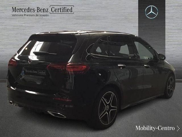 Usado Mercedes B200 AMG line 150 CV (110 kW) 2023 Negro noche Monovolumen