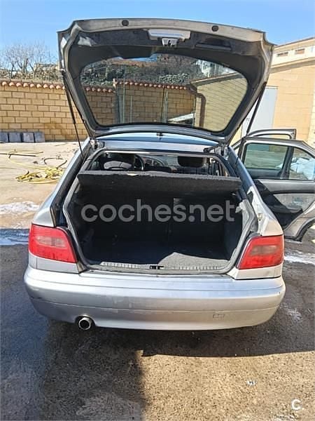 Usado Citroën Xsara Exclusive 90 CV (66 kW) 2001 Gris / plata Berlina