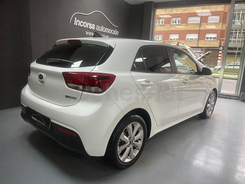 Usado Kia Rio 100 CV (73 kW) 2021 Blanco Berlina