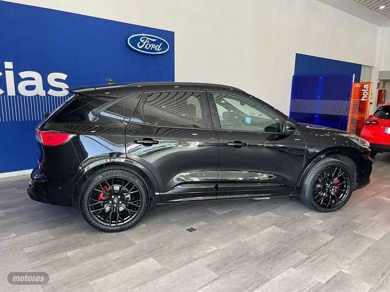Usado Ford Kuga ST-Line X 225 CV (165 kW) 2023 Negro SUV