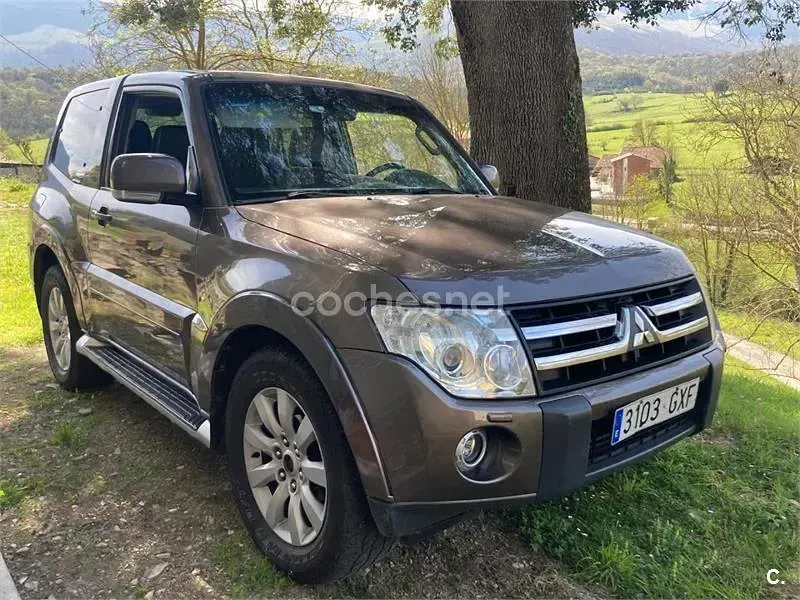 Usado Mitsubishi Montero Motion 200 CV (147 kW) 2010 Marrón SUV