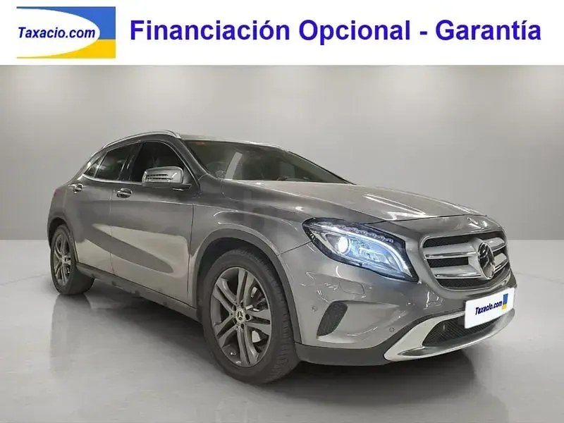 Usado Mercedes GLA200 Urban 136 CV (100 kW) 2014 Gris / plata SUV