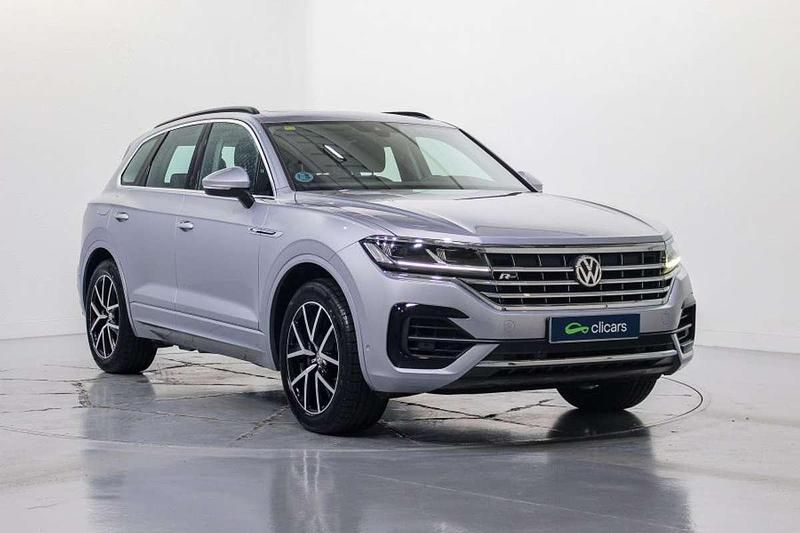 Usado VW Touareg R-line 286 CV (210 kW) 2020 Plateado SUV