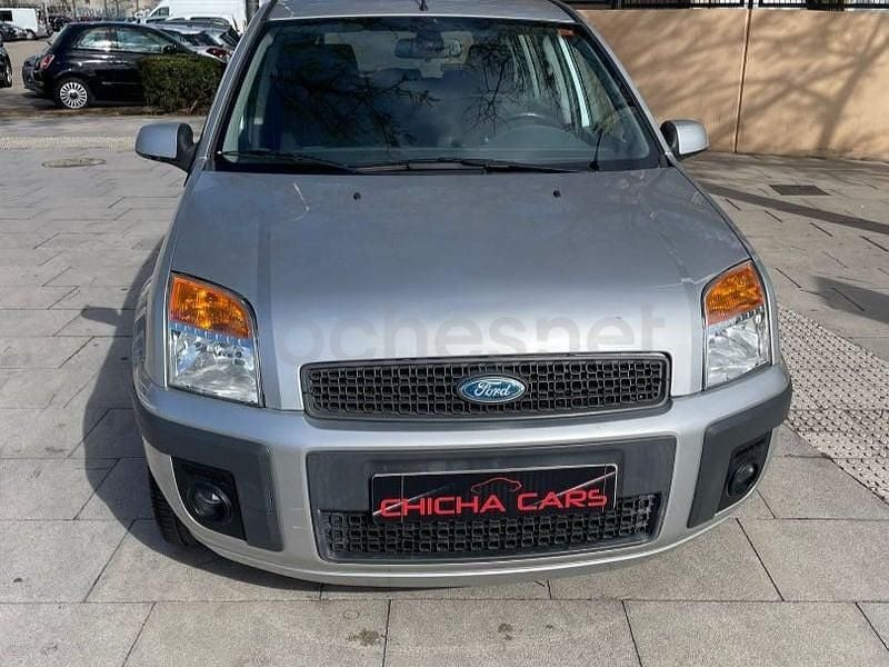Usado Ford Fusion 80 CV (58 kW) 2006 Gris / plata Utilitario