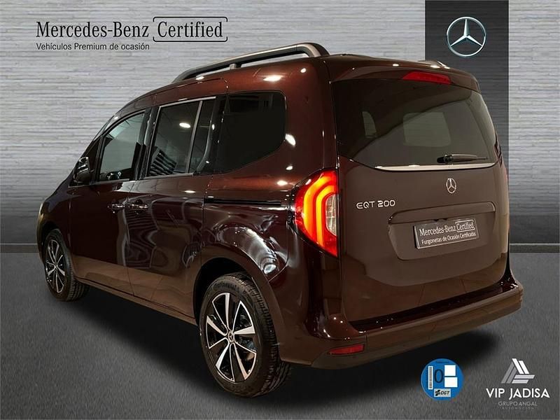 Usado Mercedes EQT200 89 kW (122 CV) 2023 Rojo Monovolumen