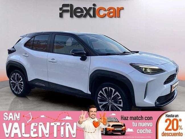 Usado Toyota Yaris Hybrid Style 92 CV (67 kW) 2022 Blanco