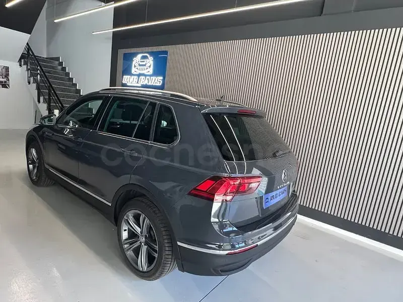 Usado VW Tiguan Life 150 CV (110 kW) 2023 Gris / plata SUV