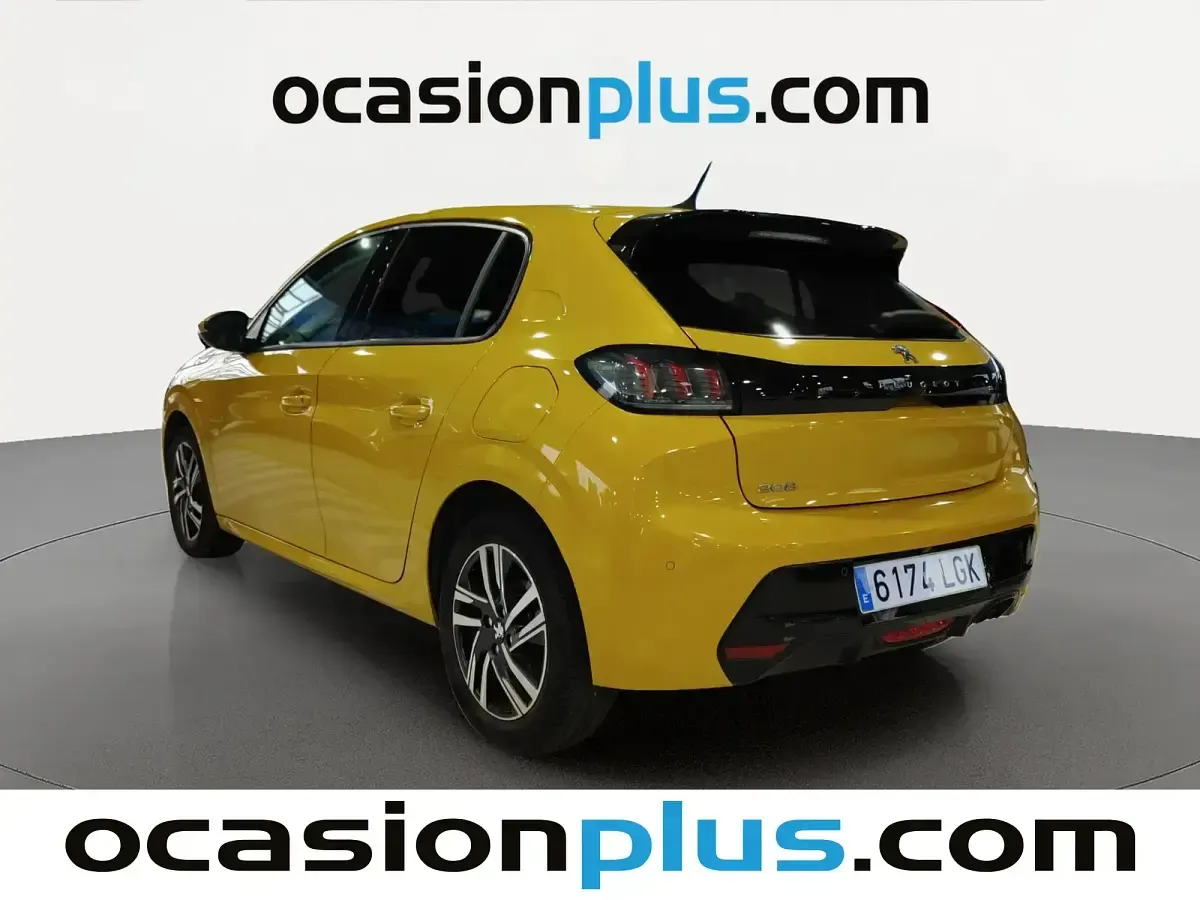 Usado Peugeot 208 Allure 100 CV (73 kW) 2020 Amarillo Utilitario