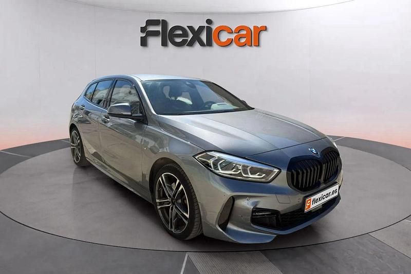 Gris Usado 2024 BMW 118 Utilitario | 25.190 € (Precio justo) - Imagen 1/4