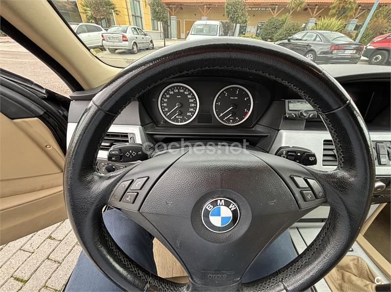 Negro Usado 2005 BMW 530 Comfort Edition Berlina | 8990 € (Precio justo) - Imagen 1/4