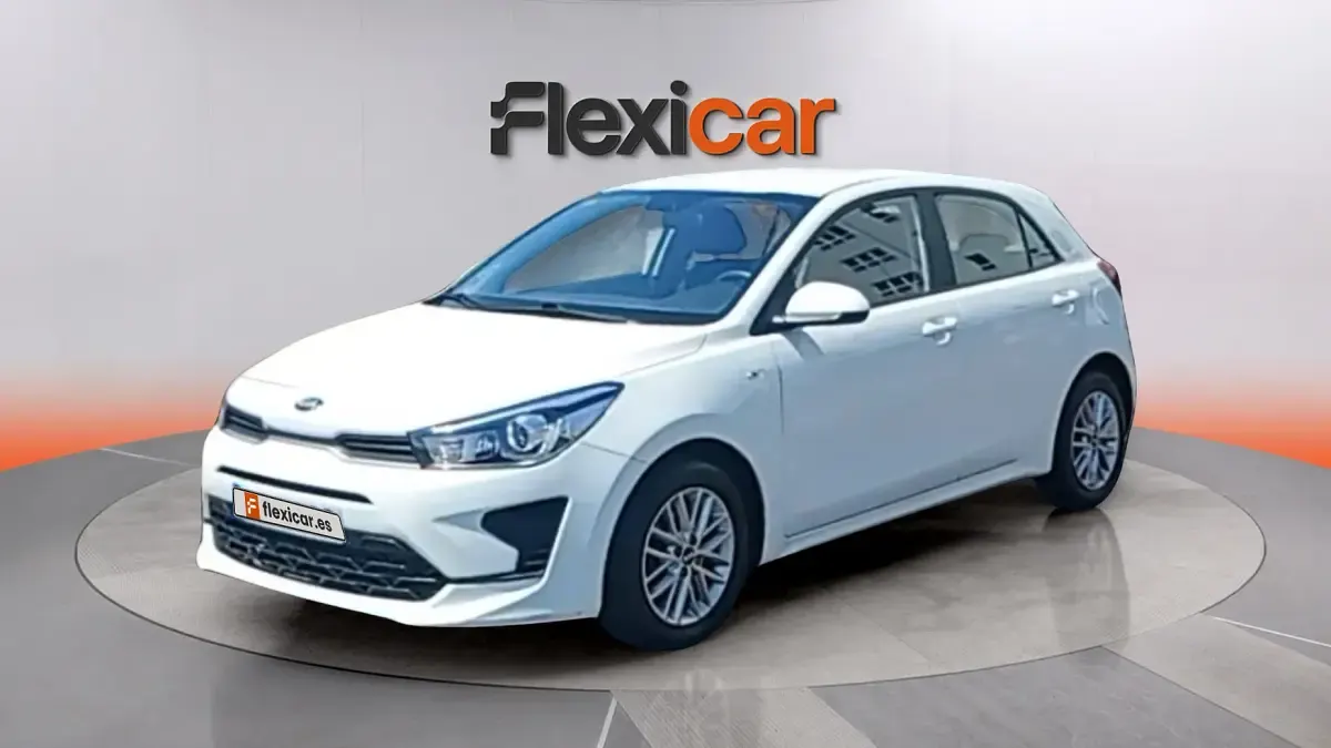 Usado Kia Rio 84 CV (61 kW) 2021 Blanco Berlina