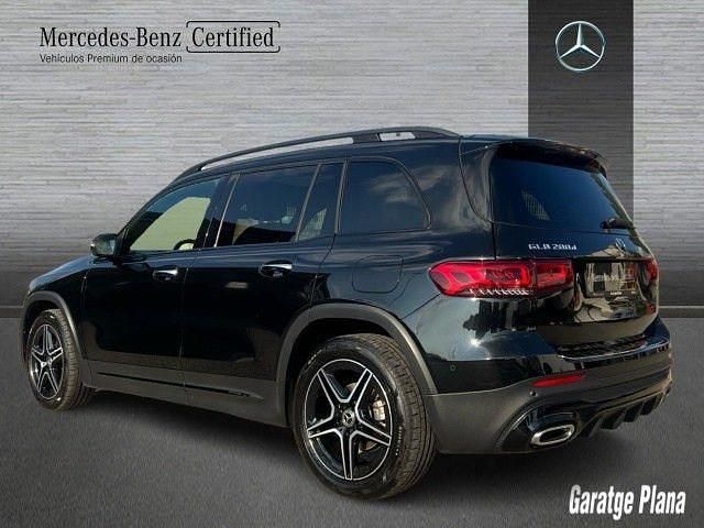 Usado Mercedes GLB200 150 CV (110 kW) 2023 Negro cosmos SUV