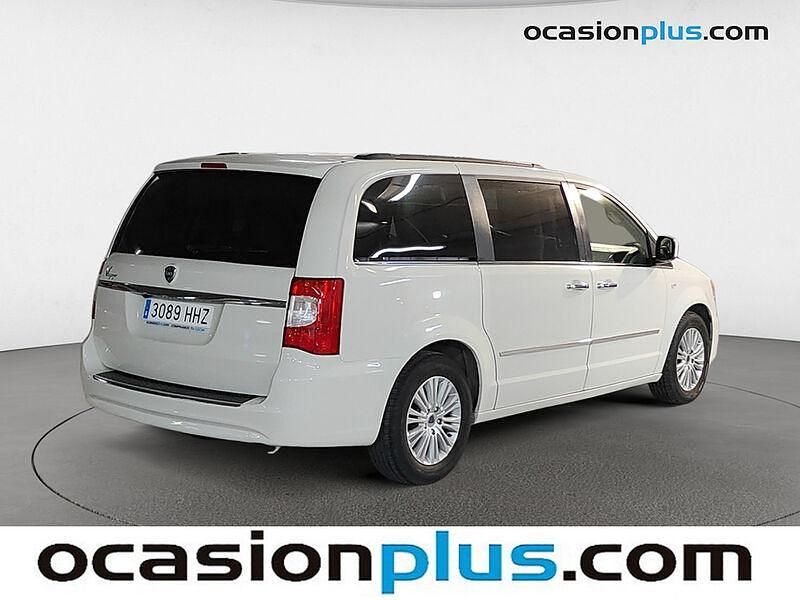 Usado Lancia Voyager Gold 163 CV (119 kW) 2012 Blanco Monovolumen