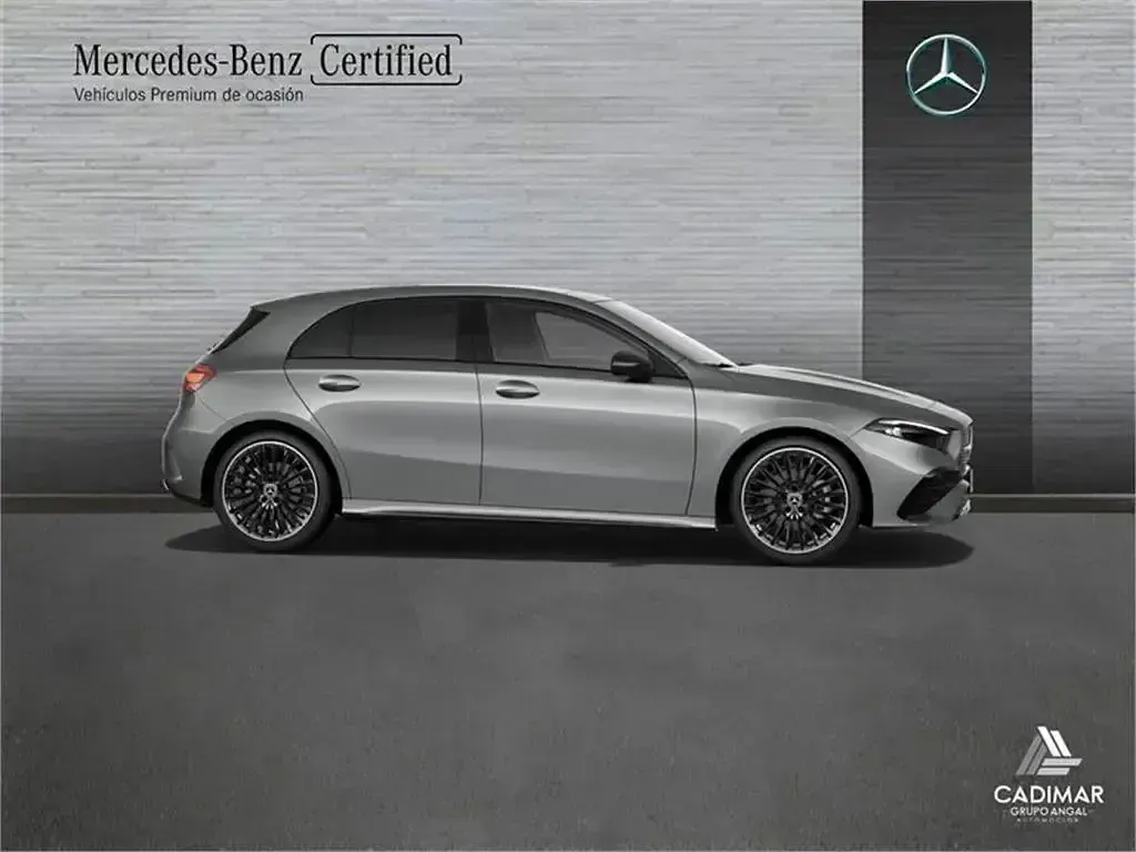 Usado Mercedes A180 136 CV (100 kW) 2025 Gris montaña Berlina